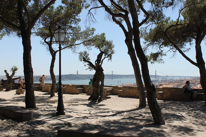 A Walking Tour of Old Lisbon - Local Tasting Experiences