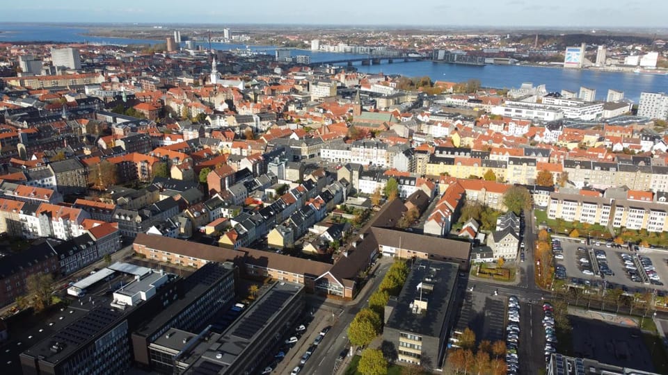 Aalborg: Express Walk with a Local in 60 minutes - Practical Aspects and How to Make the Most of It