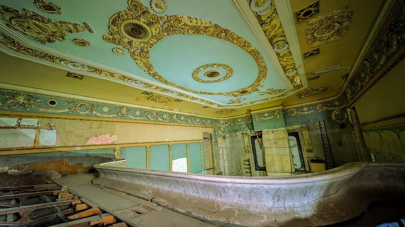 Abandoned Cinema- Urbex Tour in Tbilisi - Key Points