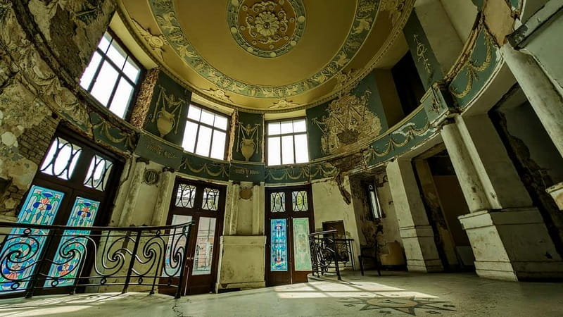 Abandoned Cinema- Urbex Tour in Tbilisi - Who Should Consider This Tour?