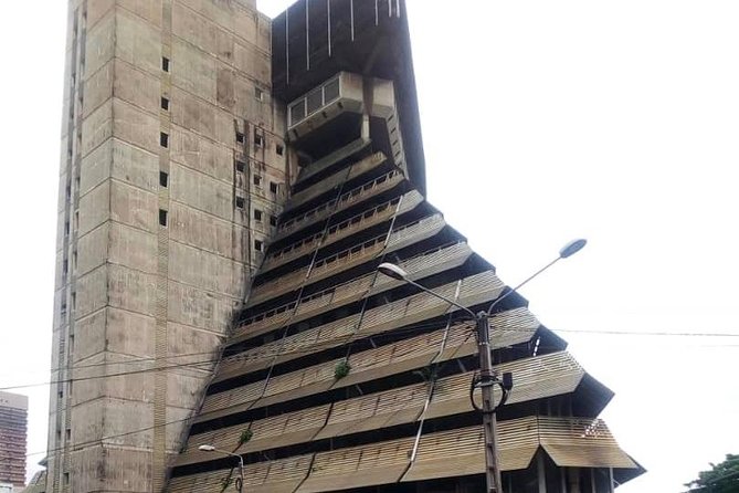 Abidjan Walking Tour (French and English) - Guide Experience