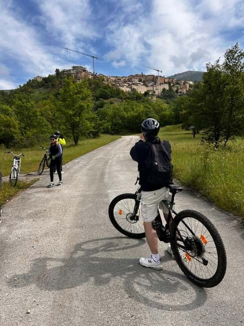 Abruzzo: Incredible e-bike adventures admiring the 4 medieval towers - Authentic Experience with a Touch of Adventure