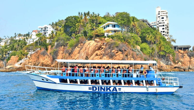 Acapulco: Crystal Bottom Boat Tour to La Roqueta Island - Return & Reflection