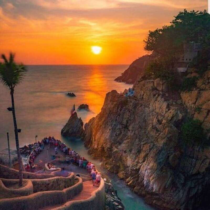 Acapulco: Express Cliff Diving Show Tour - Key Points