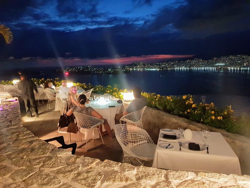 *Acapulco: Private Luxury Dinner, Drinks & High Cliff Divers - Breathtaking Views at Bella Vista