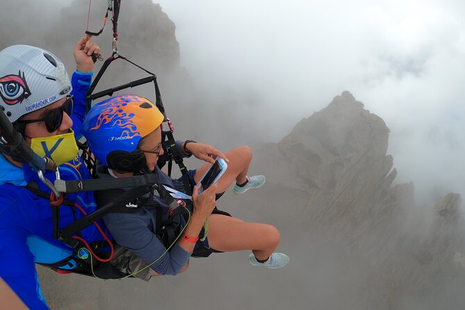 Acrobatic Paragliding Flight With Spanish Champion in Tenerife - Health and Safety Considerations