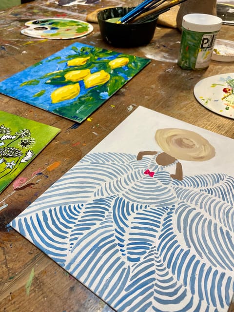 Acrylic Painting in the Heart of Palma Old Town - Key Points
