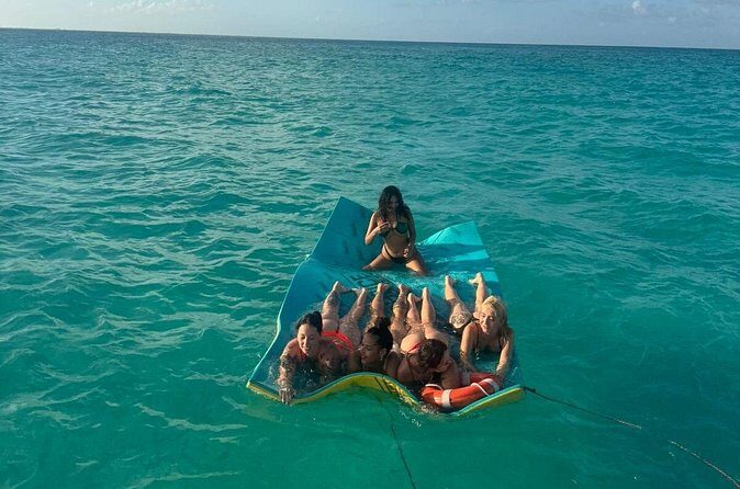 Addictive Private Yacht in Cancun 6 hours - The Sum Up: Who Will Love This Experience?