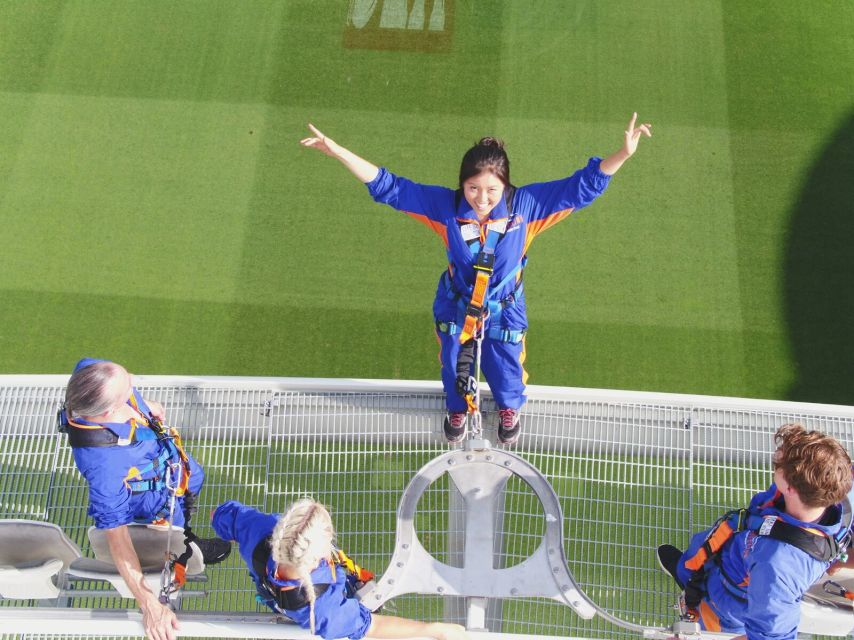 Adelaide: Rooftop Climbing Experience of the Adelaide Oval - Experience