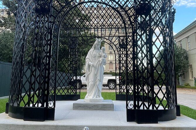 Adults-Only Garden District Cemetery Anne Rice True Crime Tour - Introduction