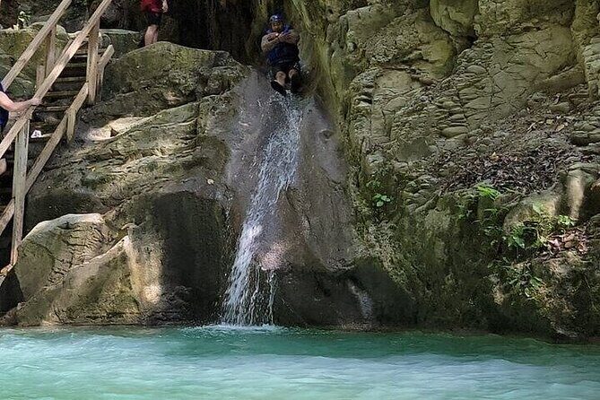 Adventure in the 7 Waterfalls + Typical Lunch and Transportation - Key Points