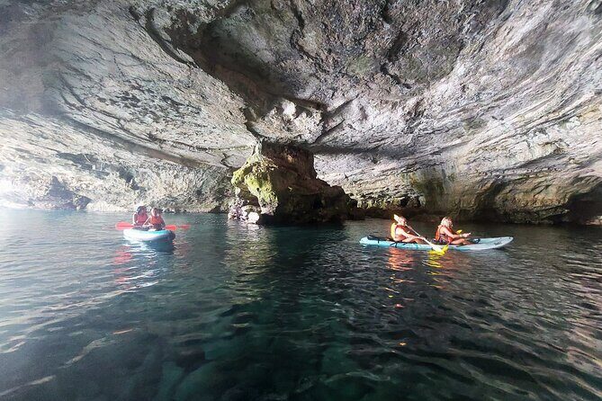 Adventure to the caves by canoe - Key Points