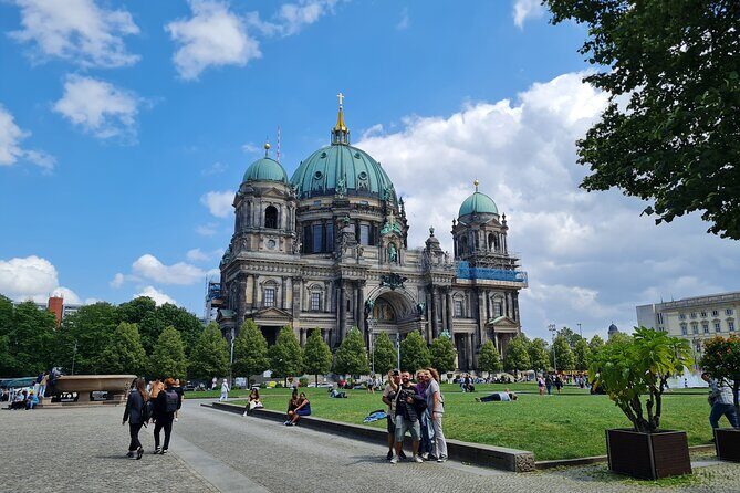 Adventurous Berlin with Street Art and Medieval History - Exploring Berlin Through a Curiosity-Driven Tour