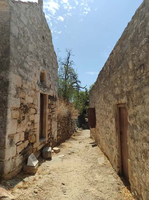 Aegina: Agios Nektarios Monastery and Paliachora Tour - Paliachora: The Medieval Capital