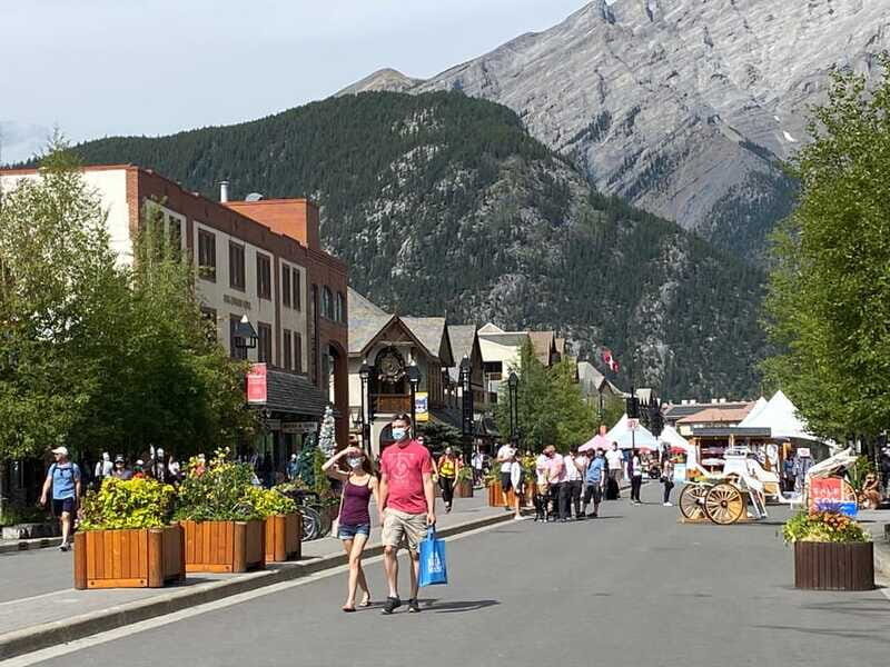 Affordable Banff, Lake Louise & Moraine Lake DayTrip Shuttle - Who Should Consider This Tour?