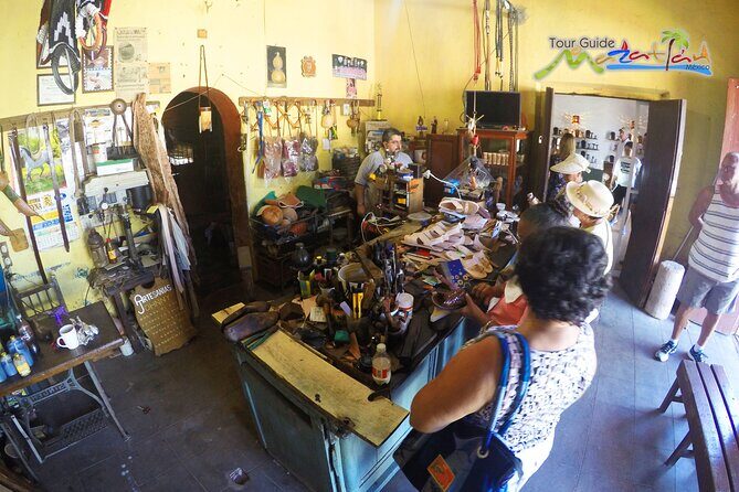 Agave Distilled Factory and Salsa Combo Tour Private Vehicle - FAQ