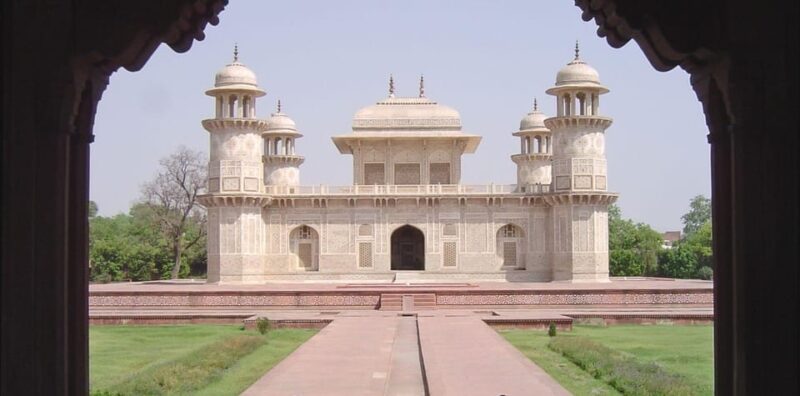 Agra Overnight Tour With Taj Mahal & Fatehpur Sikri - Evening View of Taj Mahal