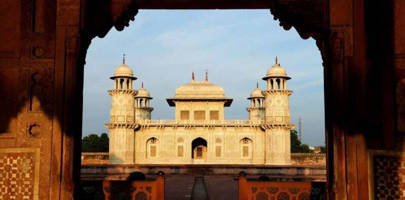 Agra Overnight Tour With Taj Mahal & Fatehpur Sikri - Overnight Stay in Agra