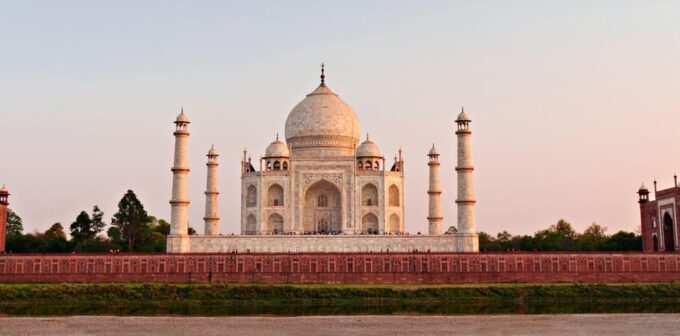 Agra Overnight Tour With Taj Mahal & Fatehpur Sikri - Transportation and Group Size