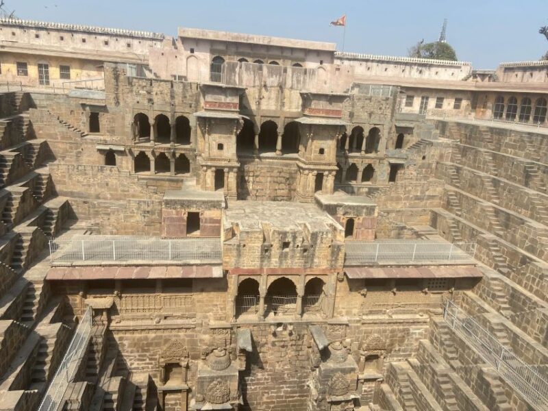 Agra to Jaipur With Guided Fatehpur Sikri & Abhaneri Tour - Fatehpur Sikri Exploration