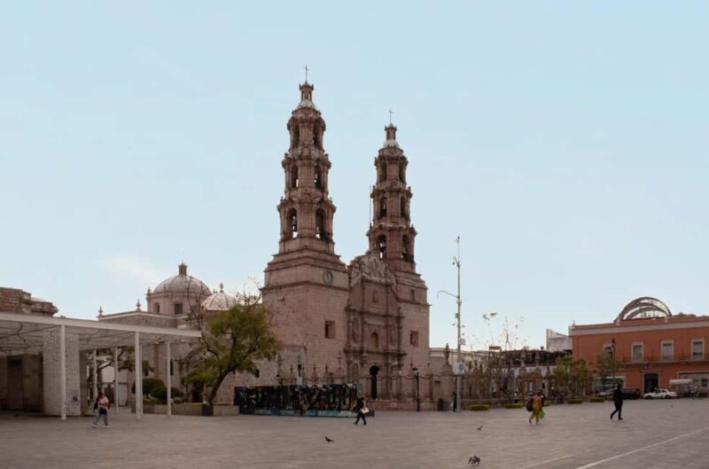 Aguascalientes through the eyes of architecture, art, history, and coffee. - Key Points