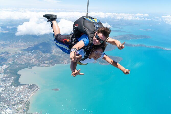 Airlie Beach Tandem Skydive Over the Whitsunday Islands - Key Points