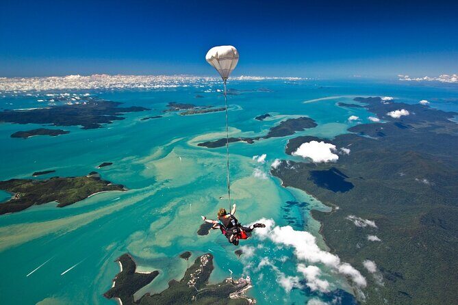 Airlie Beach Tandem Skydive Over the Whitsunday Islands - Why This Skydiving Tour Is a Great Choice