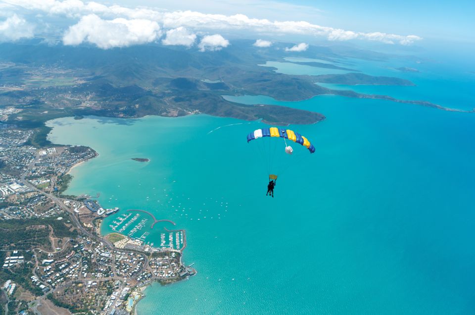 Airlie Beach: Whitsunday Islands Tandem Skydive - Pricing and Duration