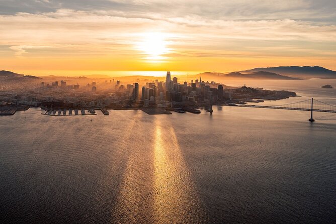 Airplane San Francisco Sunset Flight Tour - Meeting and Accessibility