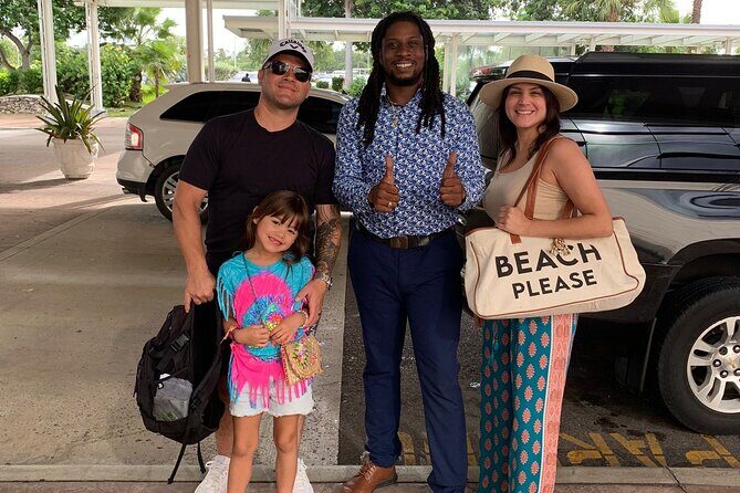 Airport-Atlantis Paradise Island Private Roundtrip Transportation - The Sum Up