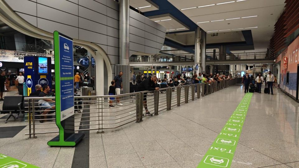 Airport Francisco Sá Carneiro: Private Transfer to Porto - Pricing and Duration Details