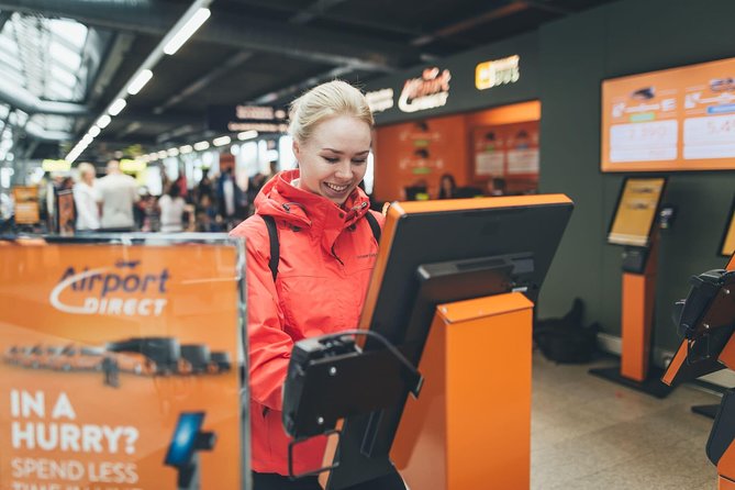 Airport Transfer in Iceland From Reykjavik City to Keflavik Airport With Hotel Pick up - Pickup and Drop-off Process