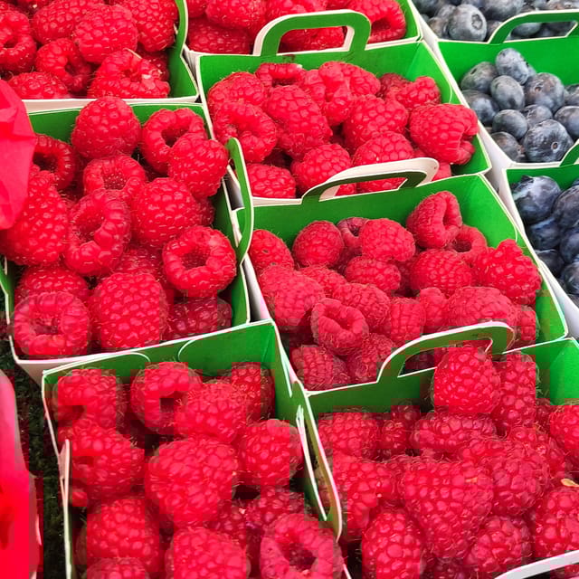 Aix Morning Authentic Market & Foodie Tour With a Local - Exploring the Historic Aix-en-Provence Market