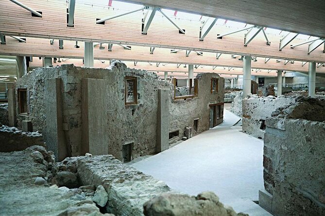 Akrotiri Archaeological Site Tour Review - Transportation and Location