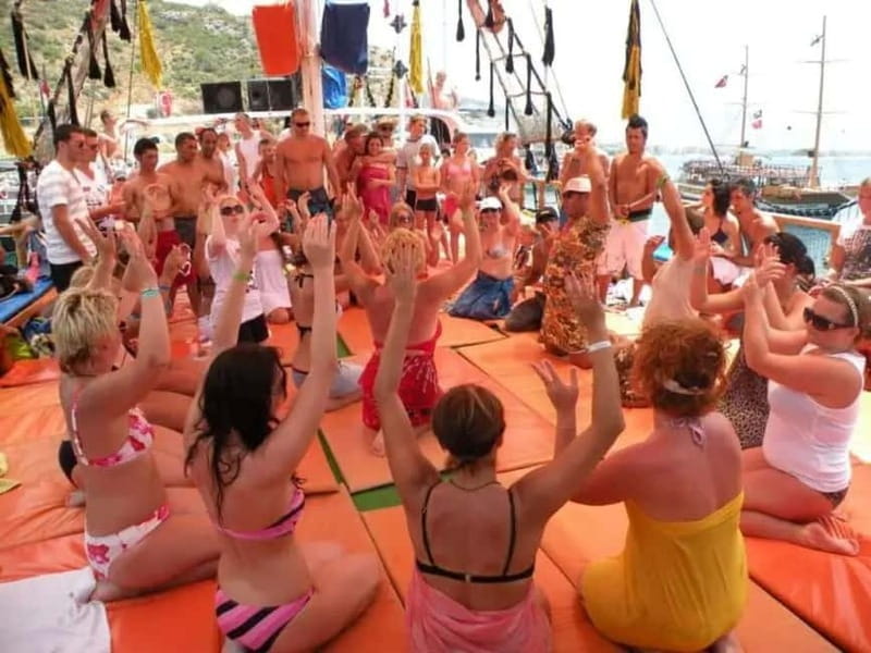 Alanya Boat Trip with Swimming & Castle Panorama Views - What to Expect from the Alanya Boat Trip