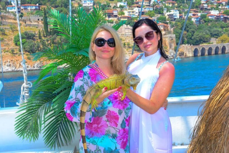 Alanya Boat Trip with Swimming & Castle Panorama Views - Who Will Enjoy This Tour?