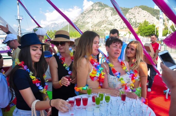 Alanya Harem Maldiv Yacht: Luxury Boat Tour - Tips for Travelers