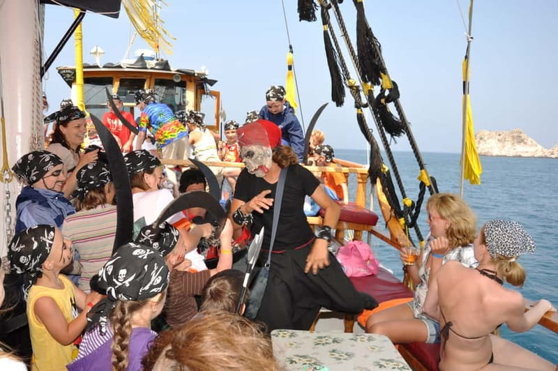 Alanya: Luxury Pirate Boat Trip w/Meal, Drinks and Pickup - FAQ