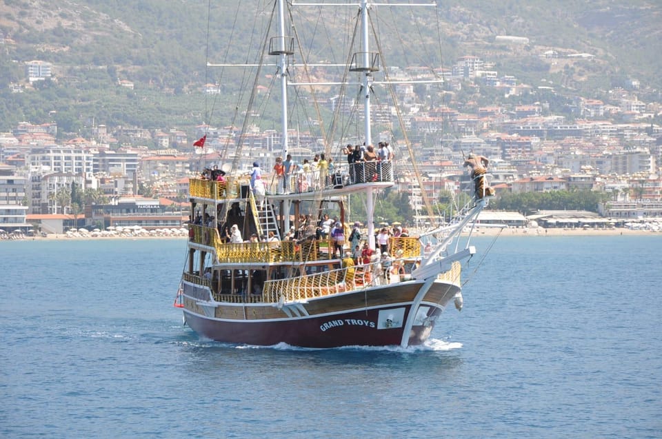 Alanya Pirate Boat  No Music, Free Soft Drinks - Key Points