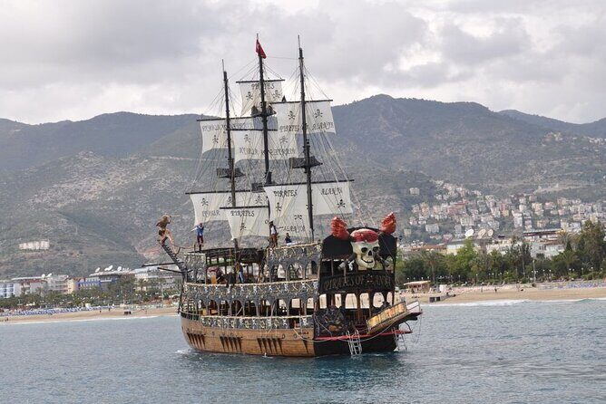 Alanya: Pirates Yacht Tour with Lunch and Soft Drinks - Lunch and Further Exploration