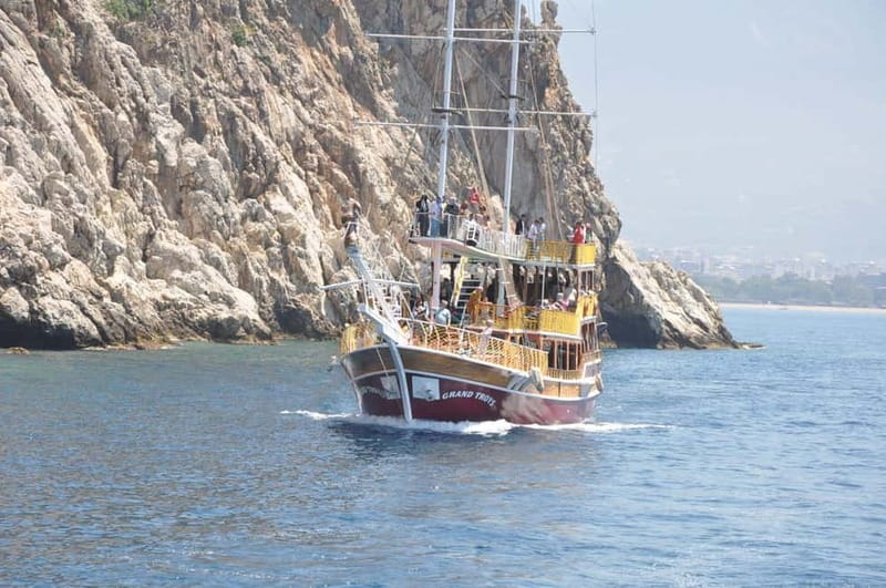 Alanya Relax Boat Tour with Caretta and Dolphin View - What It’s Like to Be on the Water