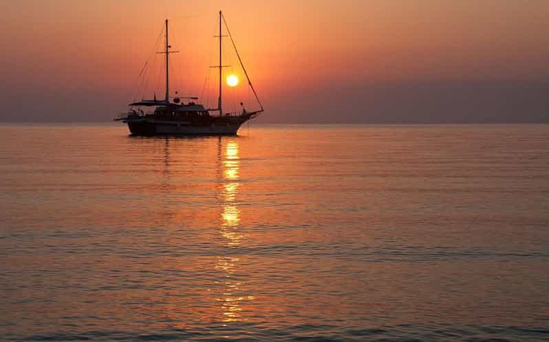 Alanya: Sunset And Party Boat With Soft Drinks And Dinner - Who Should Consider This Tour?