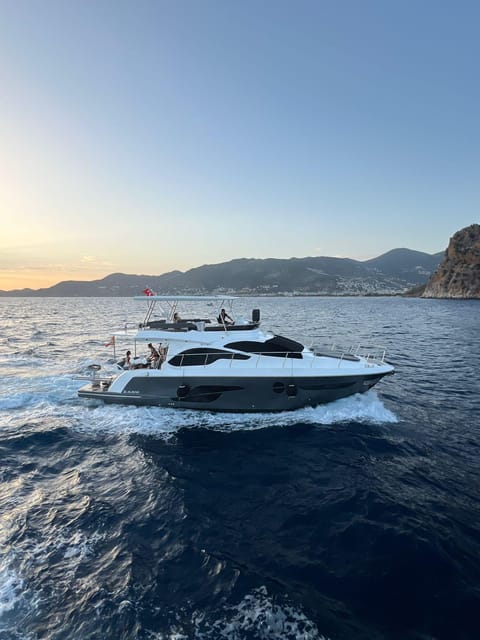 Alanya VIP Yacht Tour: Unlimited Drinks&Party Sunset&Morning - A Closer Look at the Alanya VIP Yacht Tour