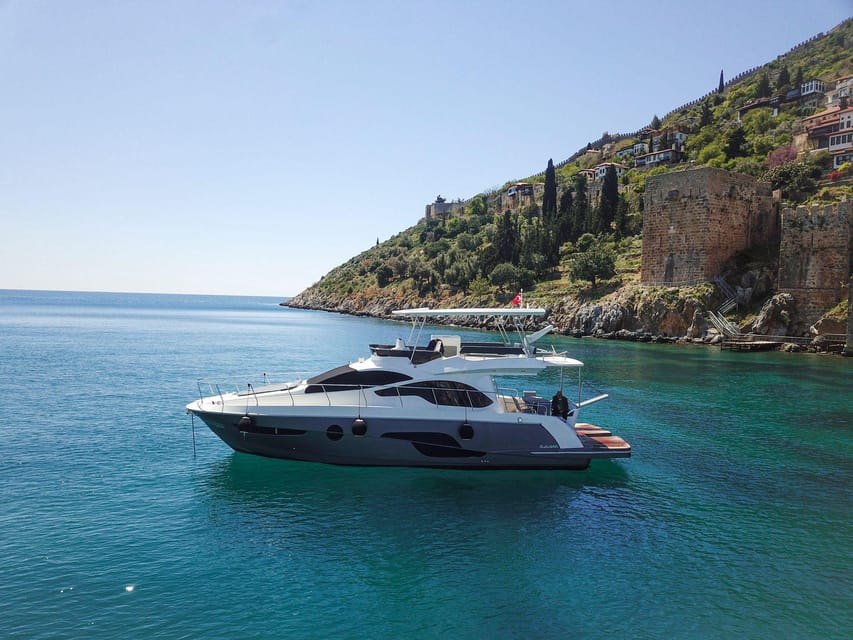 Alanya VIP Yacht Tour: Unlimited Drinks&Party Sunset&Morning - The Sum Up