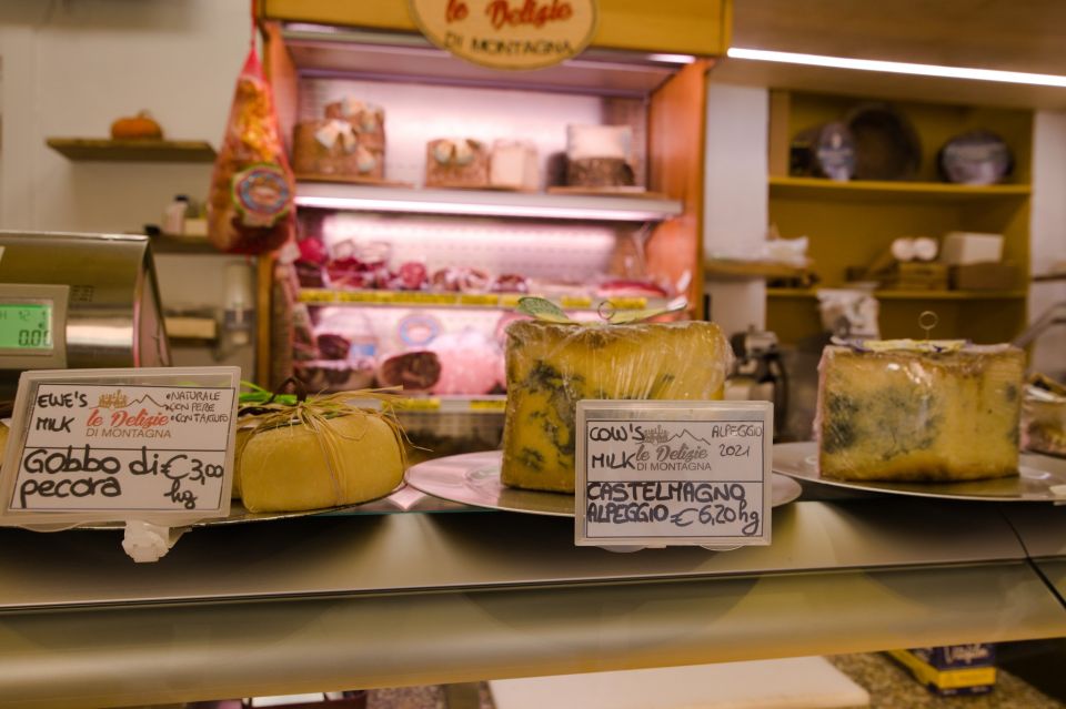 Alba: History Walking Tour and Food Tasting With a Local - Key Points