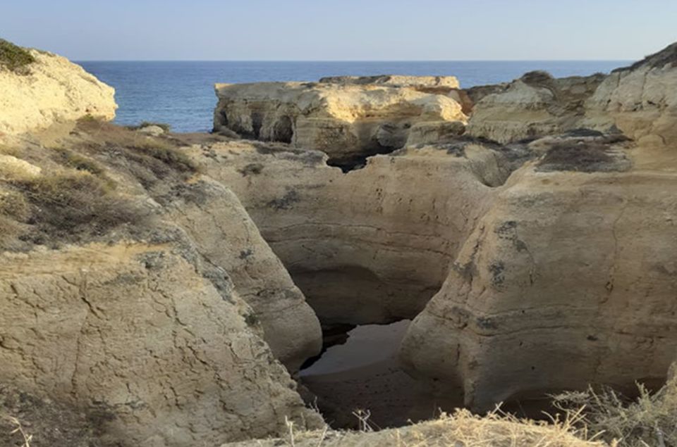 Albufeira: Beaches, Old Town, and Salgados Lagoon Jeep Tour - Detailed Itinerary Breakdown