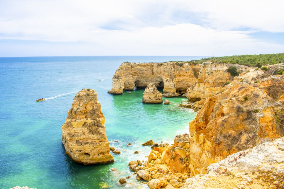 Albufeira: Benagil Caves & Dolphin Watching Speed Boat Tour - Meeting Point and Directions