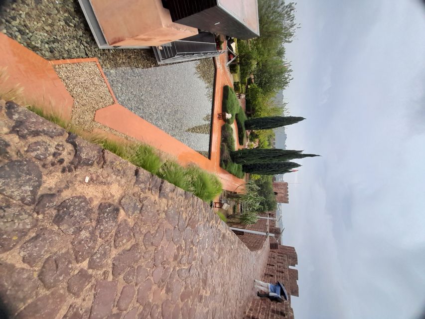 Albufeira: Silves Castle, Marinha Beach, and Benagil - Carvoeiro Fishing Village