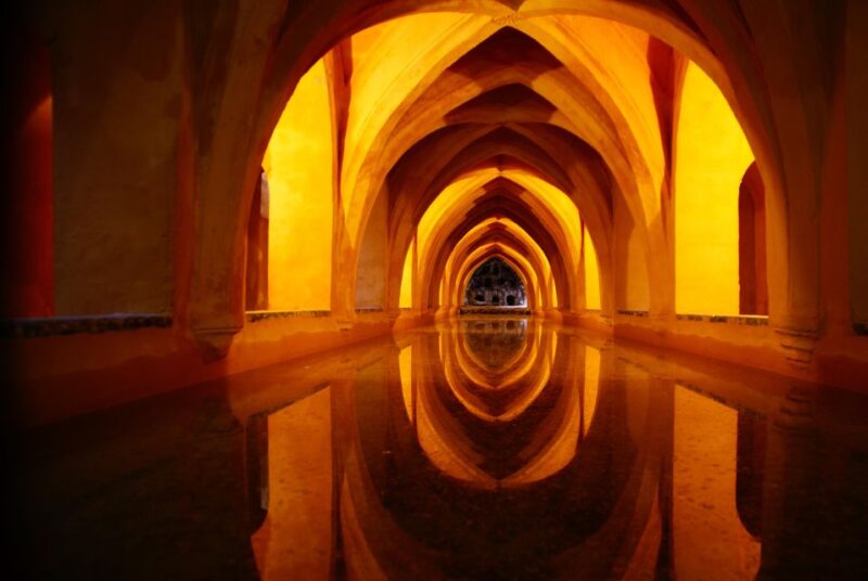 Alcazar & Cathedral of Seville Exclusive Group Max. 9 Guests - Exploring the Seville Cathedral