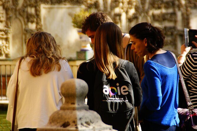 Alcazar & Santa Cruz Neighborhood Exclusive Group, max. 9 guests - Who should consider this tour?